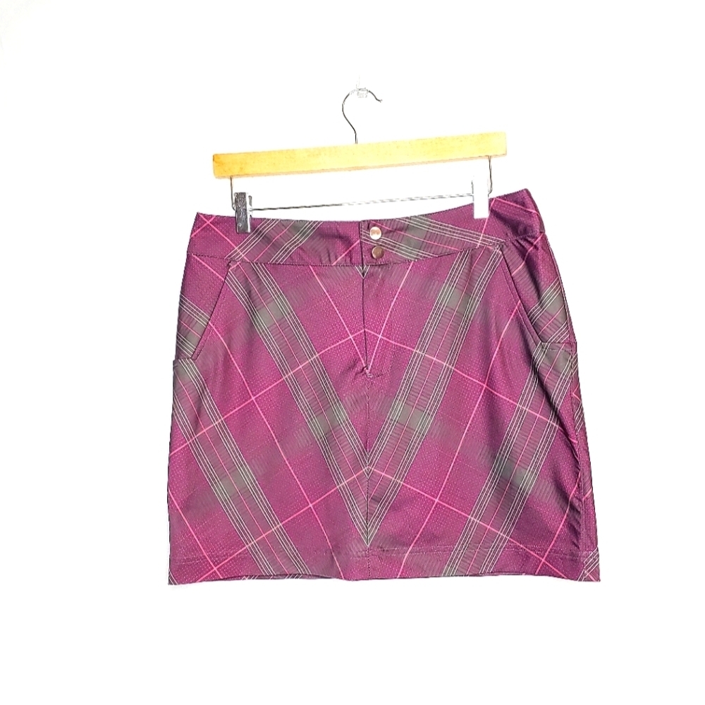 Page & Tuttle golf skort. Size 10, gray/maroon.